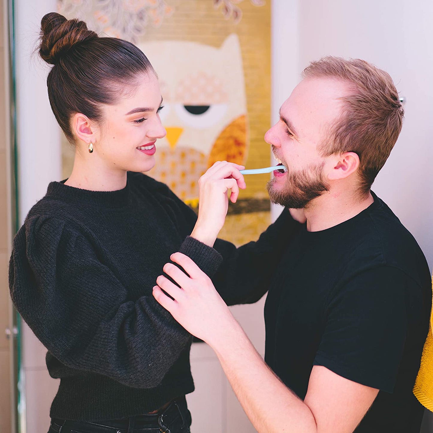 Collis-Curve_Baby_Toothbrush_with_Triplefit_Bristles_green_cap_brushing