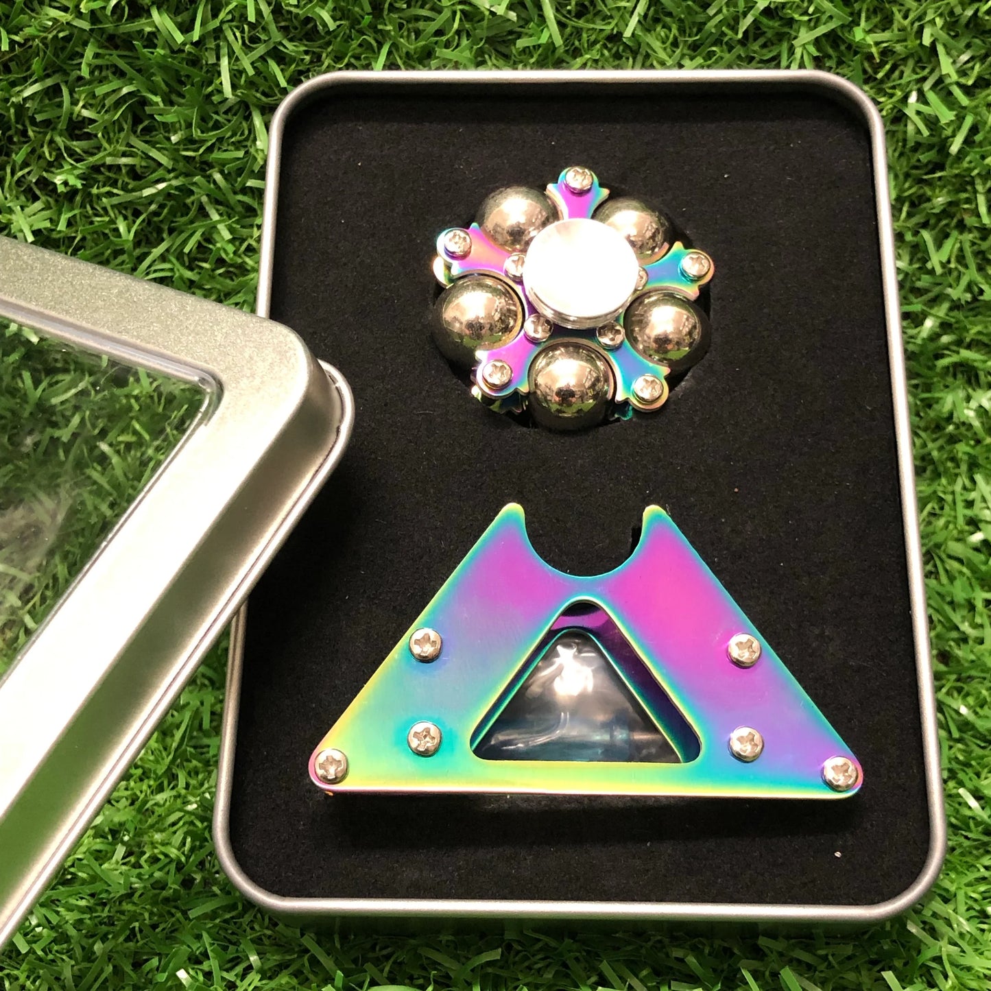 Kaiko_Ferris_Wheel_Oil_slick_in_tin