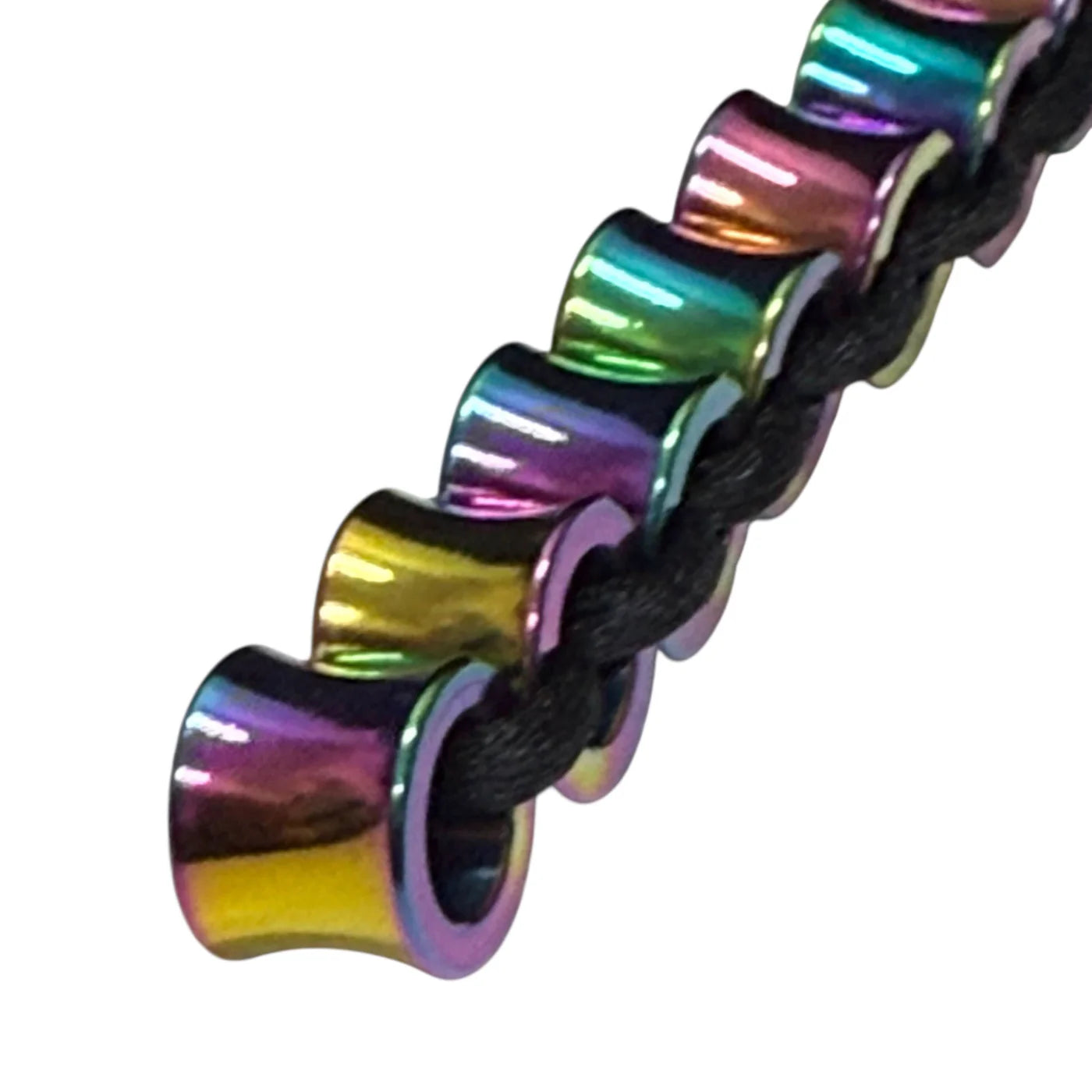 Kaiko_HAND_CONCAVE_Fidget_close_up