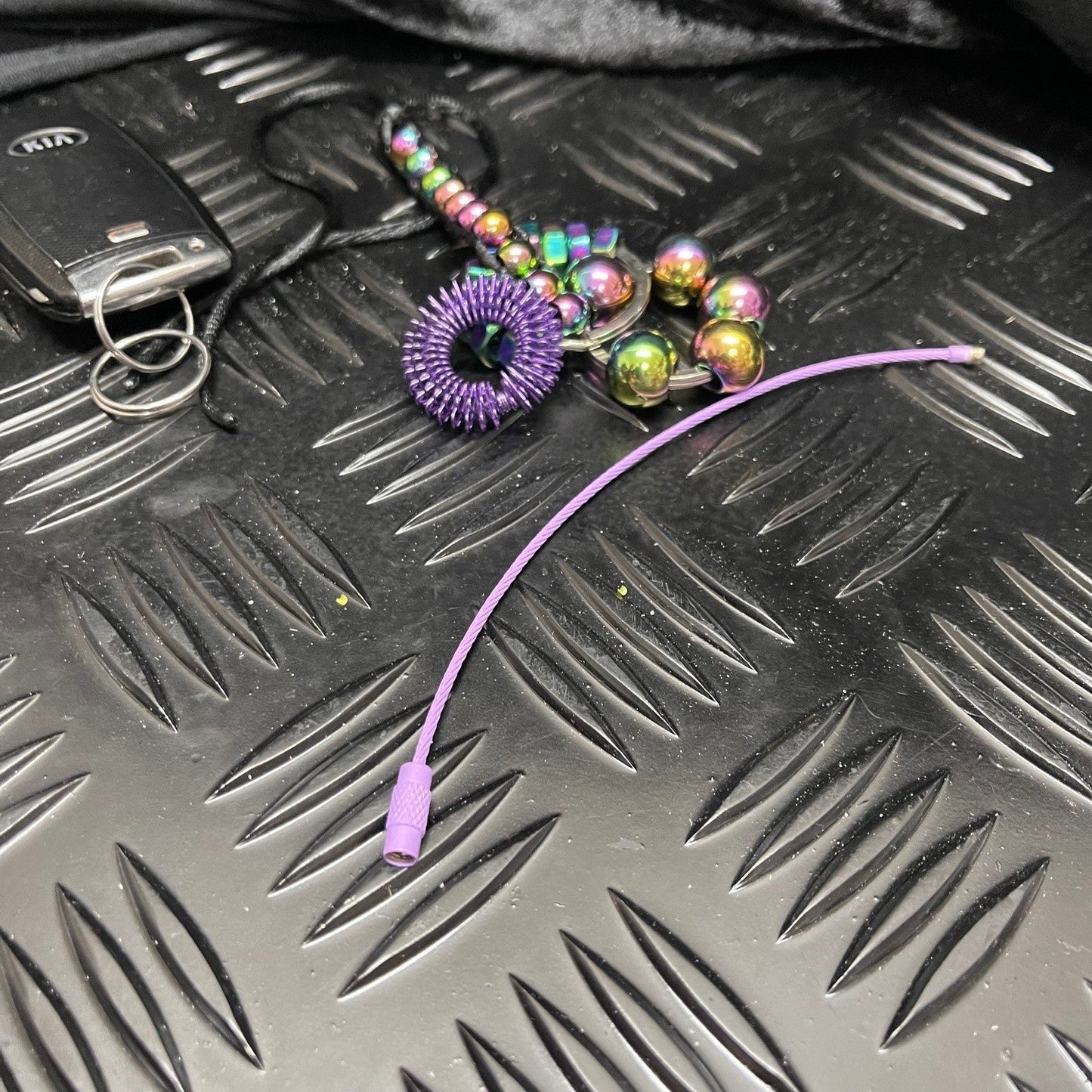 Kaiko_fidgets_fidget_loops_with_clasp_open