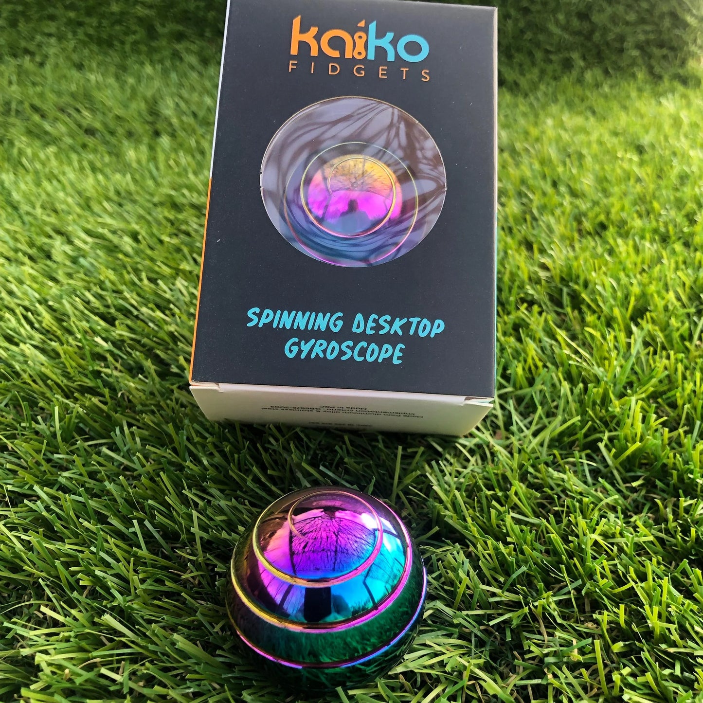 Kaiko_fidgets_gyroscope_oil_slick_in_packaging