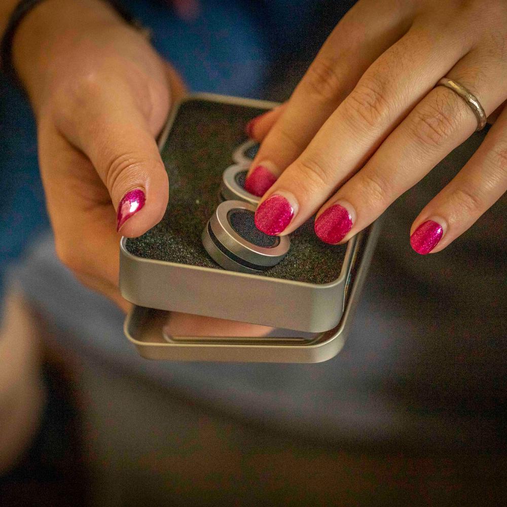 Kaiko_fidgets_magnetic_rings_on_fingers.webpin_packaging