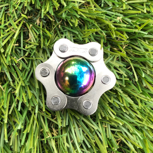 Kaiko_Fidget_ Magic_Ball_oil_slick_1