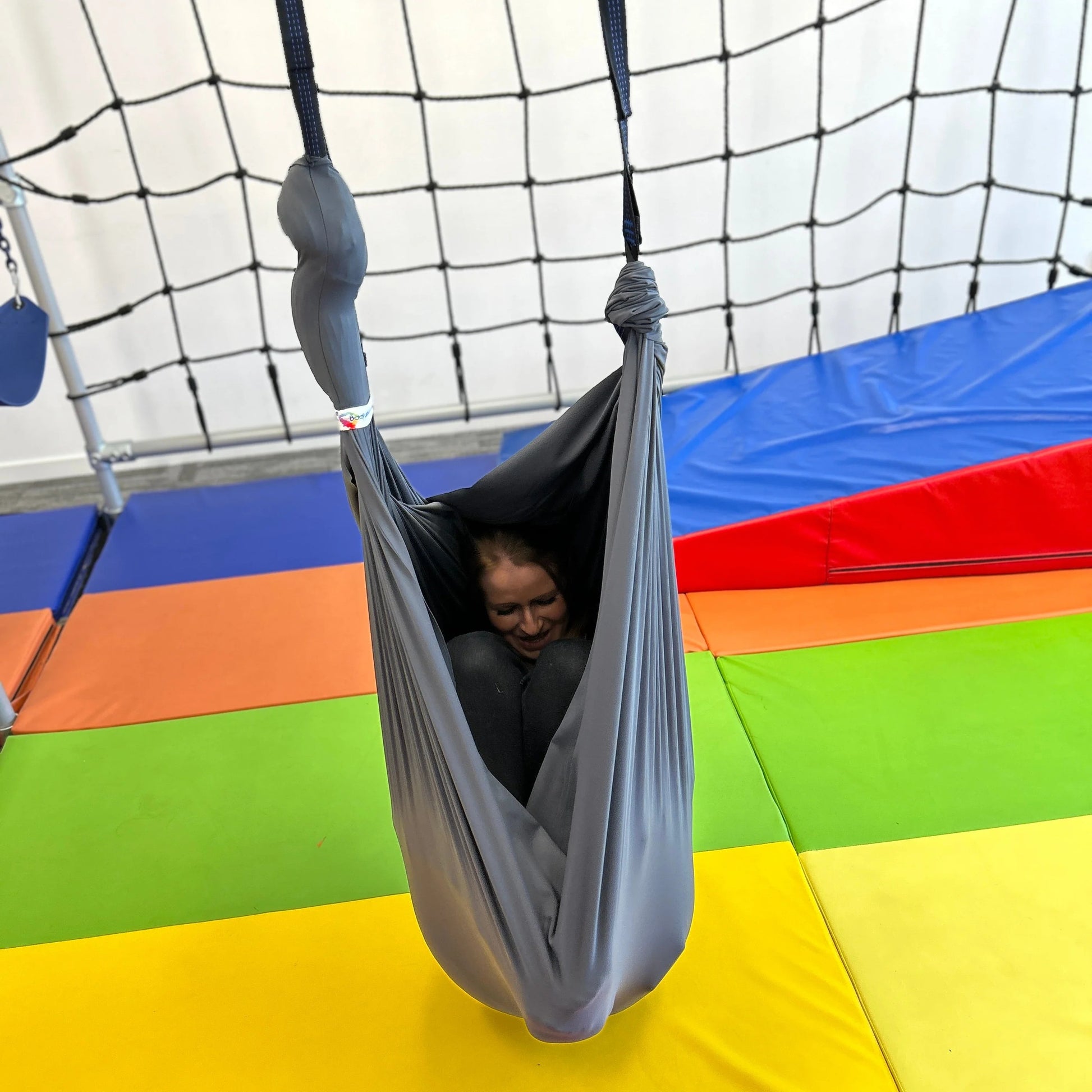 BODYSOCKS_Swings_sitting