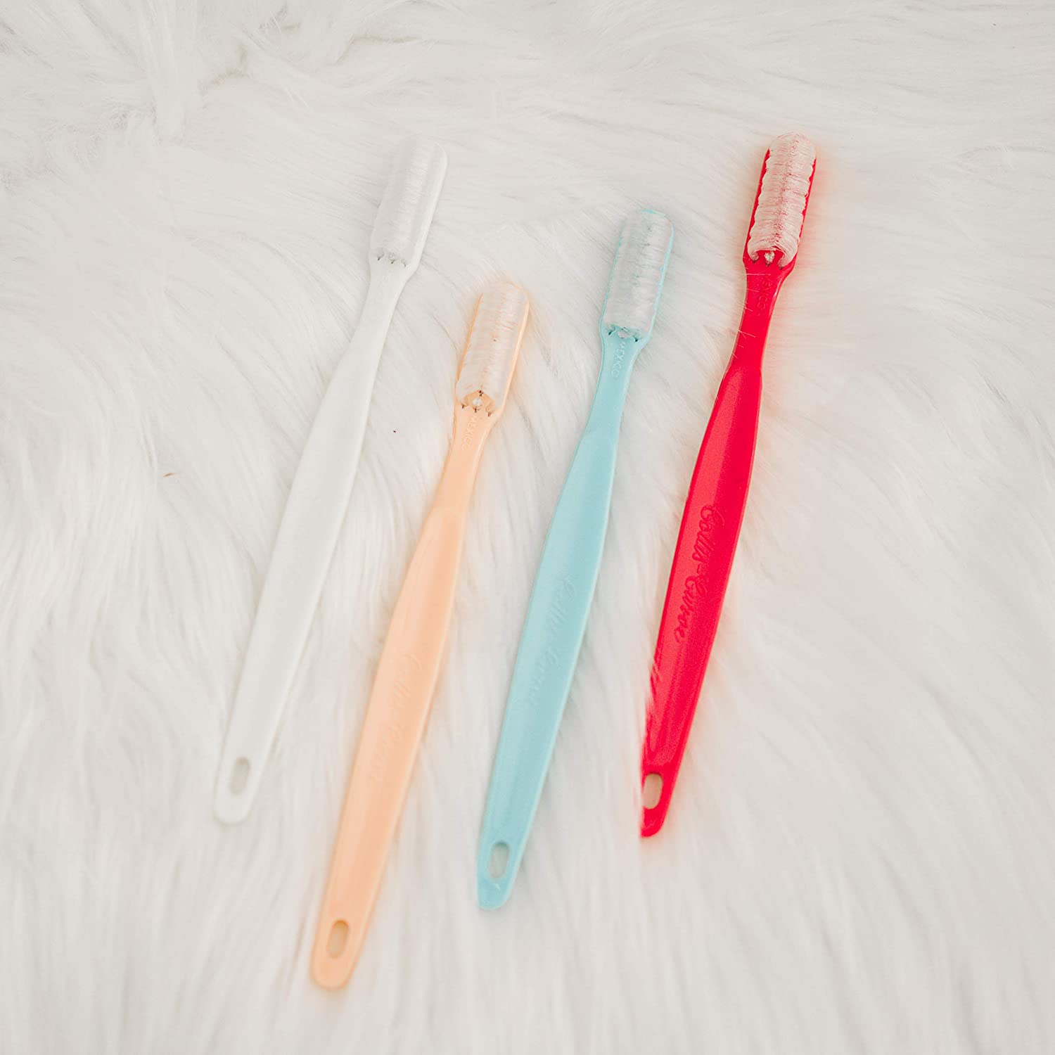 Collis-Curve_Adult__Soft_Toothbrush_with_Triplefit_Bristles_1