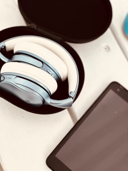 EMS_FOR_KIDS_Active_noise_cancelling_ear_phones_in_case