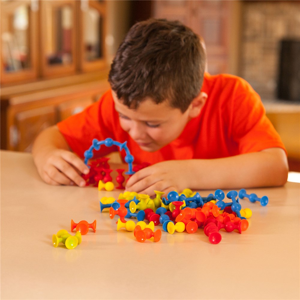 Fat_Brain_Toys_Minisquigz_boy_building