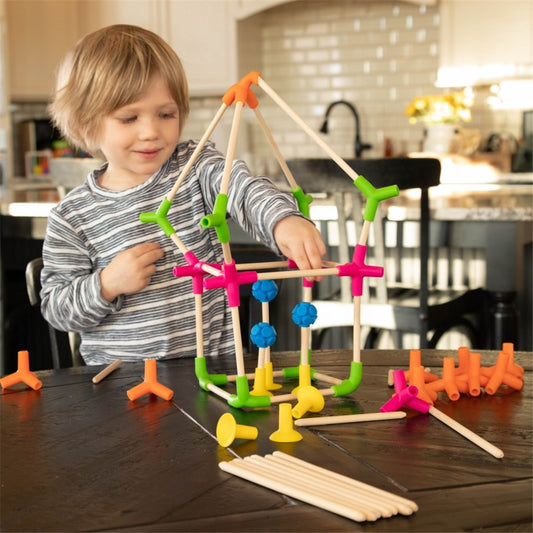 Fat_Brain_toys_Joinks_child_building_with_joinks