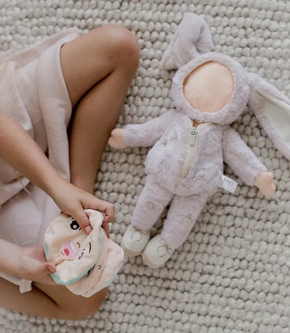 Feelings_friend_girl_sitting_with_bunny_blank_face_with_extra_face