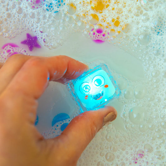 Jellystone_Designs_glo_Pal_in_bath_party_pack