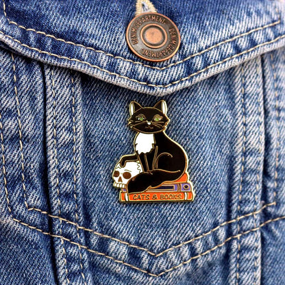 Jubly-Umph_Cats_and_Books_on_demim_Clothing