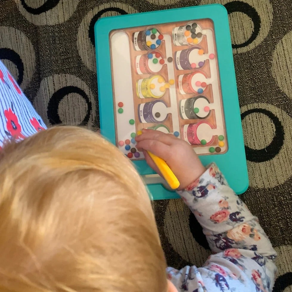 Kaiko_Colour_number_maze_magnetic_pad_child_playing