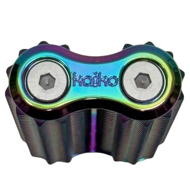 Kaiko_Spikey_Hand_Roller_end.1