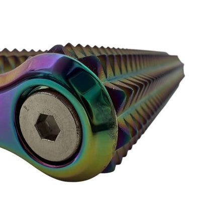 Kaiko_Spikey_Hand_Roller_end