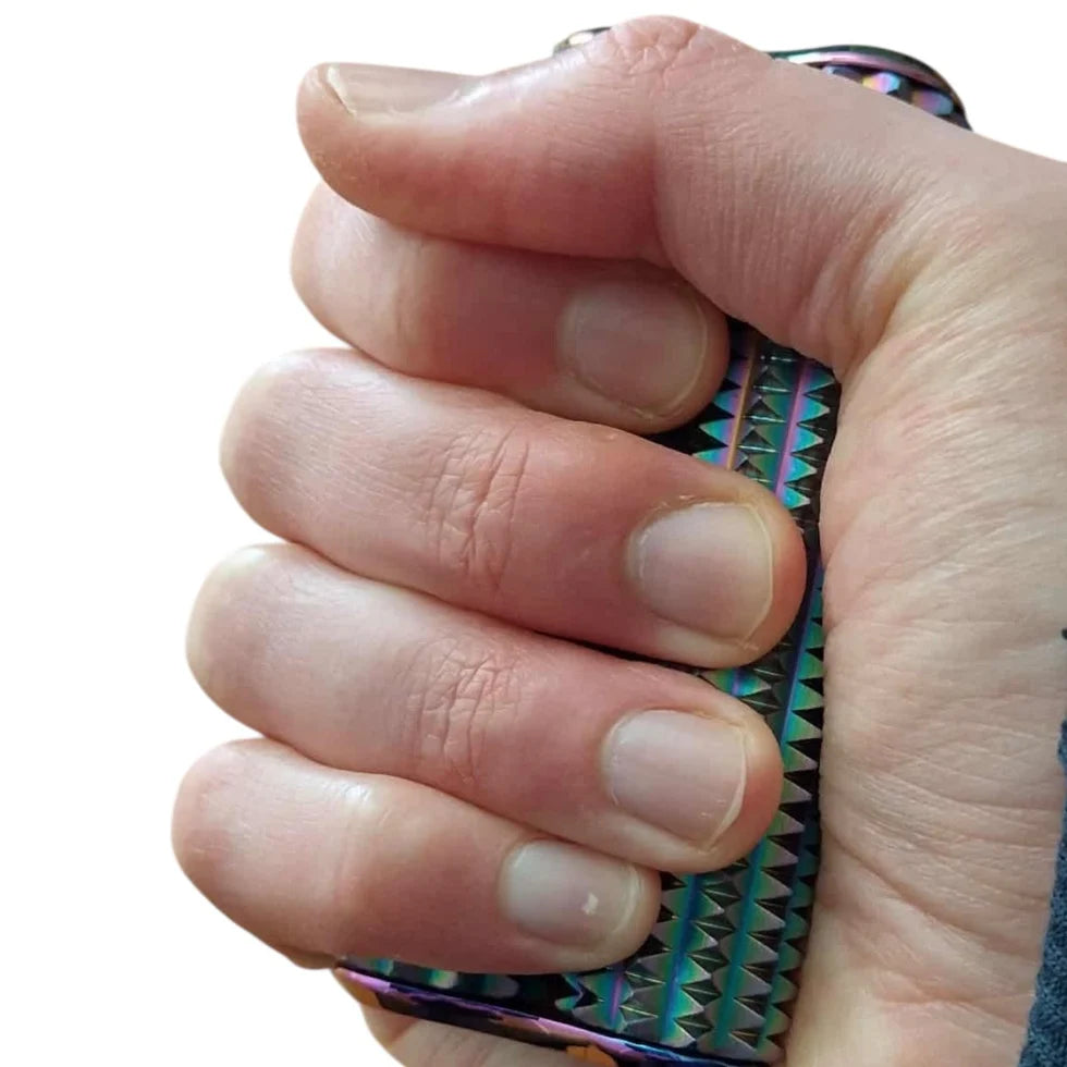 Kaiko_Spikey_Hand_Roller_squeeze.1