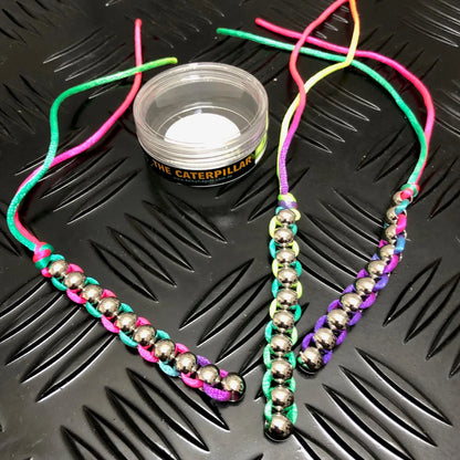 Kaiko_caterpillar_hand_rainbow