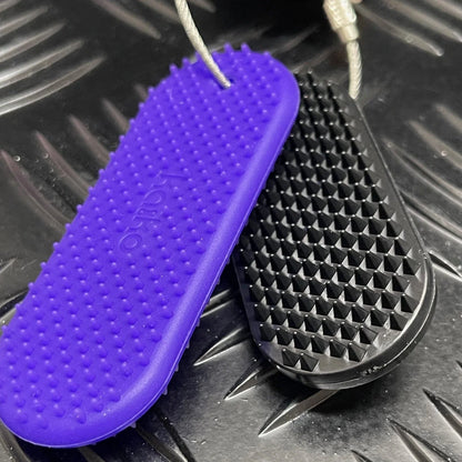 Kaiko_fidgets_Spikeyring_Black_and_purple_close_up