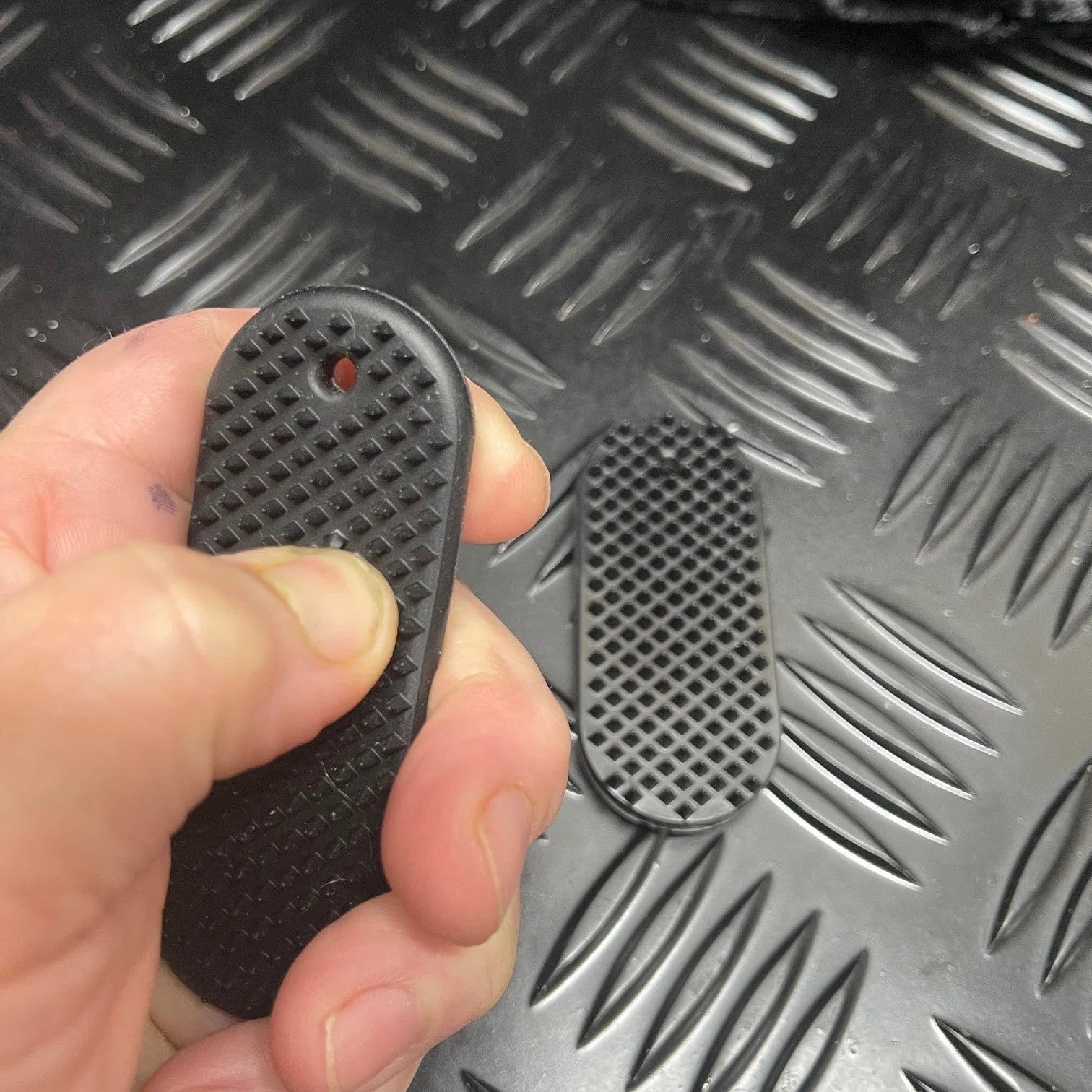 Kaiko_fidgets_Spikeyring_in_persons_hand