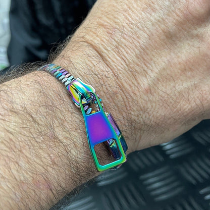 Kaiko_fidgets_Unisex_Oil_Slick_Metal_Zipper_Bracelet_focus_on_zipper