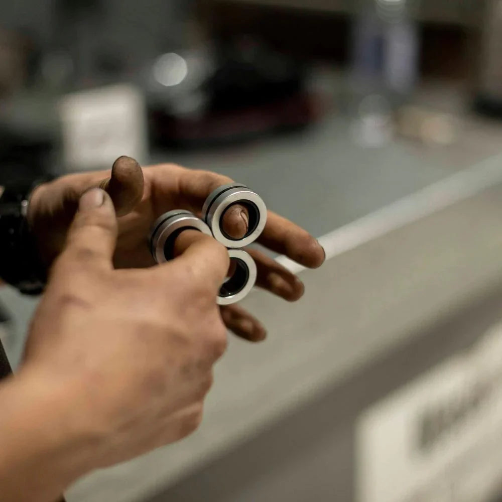 Kaiko_fidgets_magnetic_rings_on_fingers