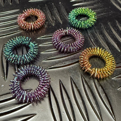 Kaiko_finger_spikey_in_oil_slick