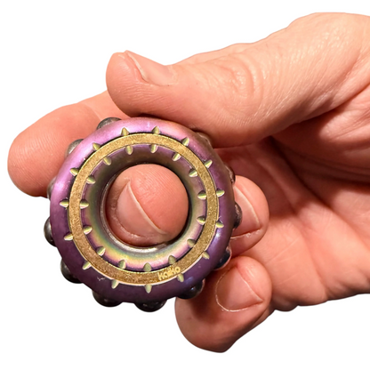 Kaiko_freewheel_spinner_on_finger