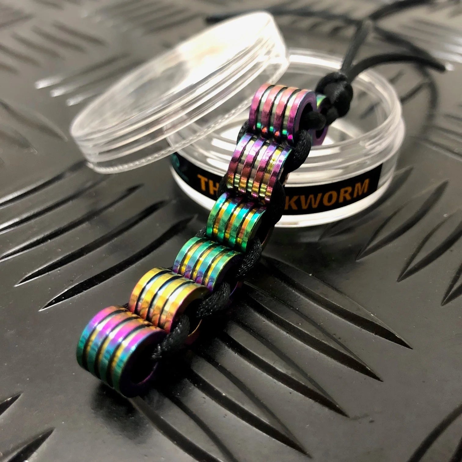 Kaiko_silkworm_hand_fidget_oil_slick