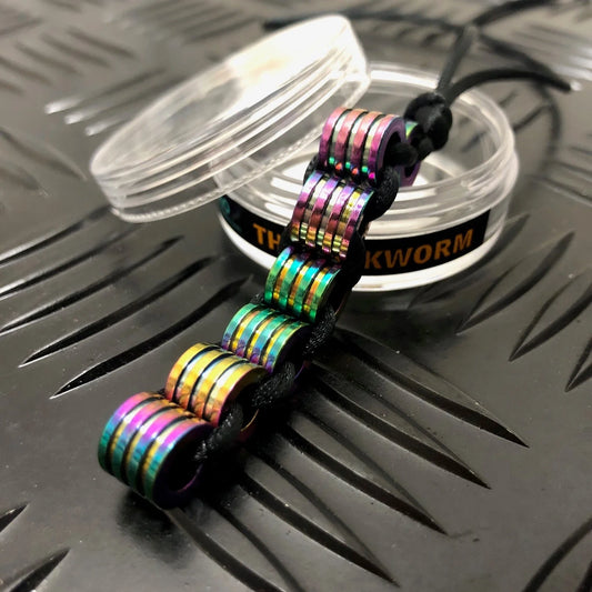 Kaiko_silkworm_hand_fidget_oil_slick