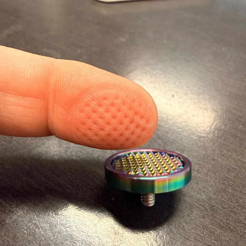Kaiko_spikey_spinner_hub_spikey_imprint