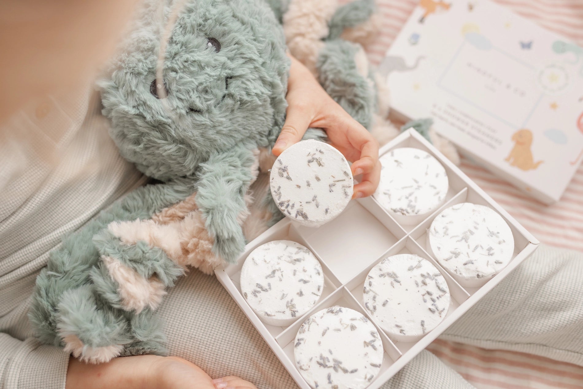 Mindful_and_Co_kids_shower_steamers_in_hand