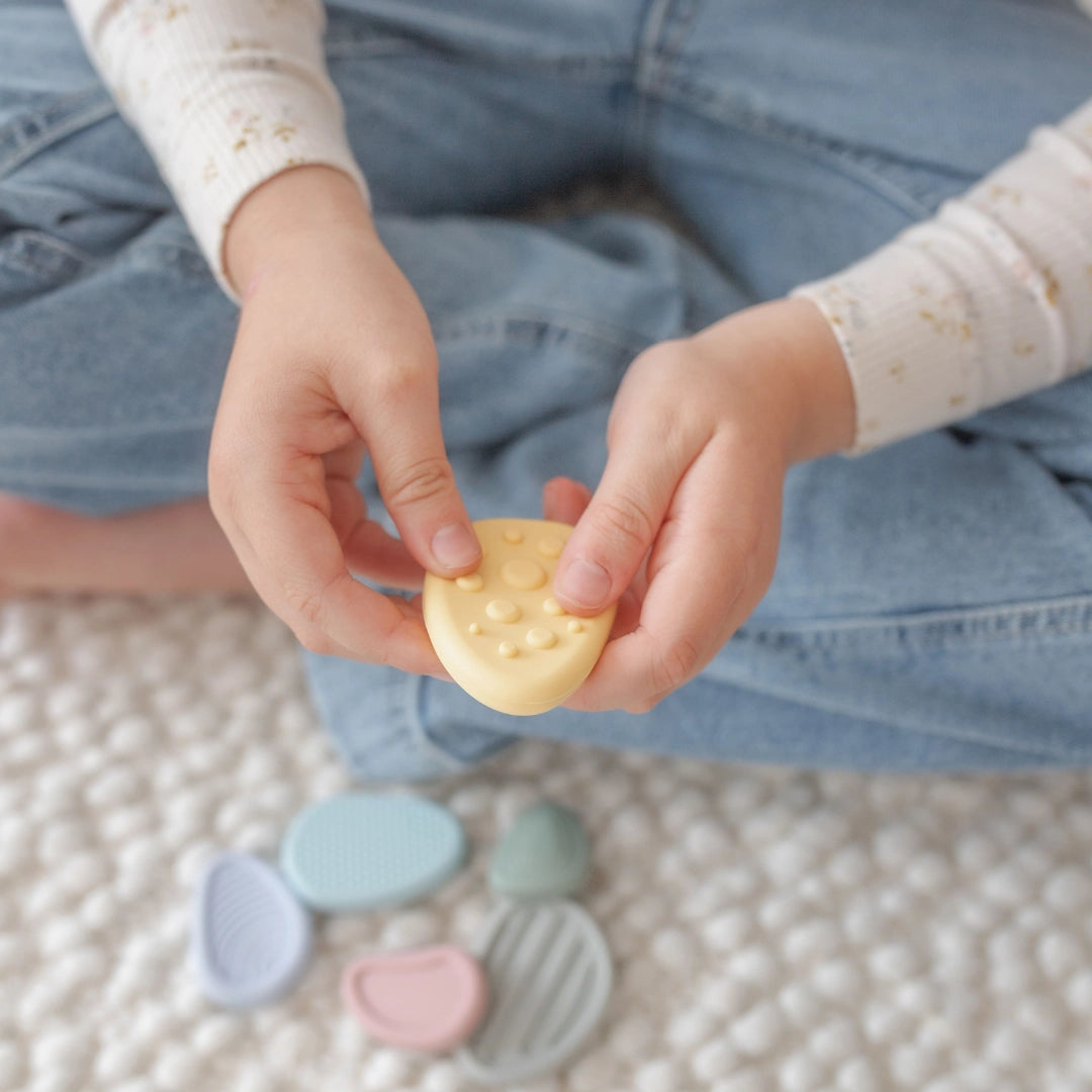 Mindful_and_Co_kids_worry_stones_playing