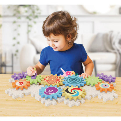 Quercetti_Kaleido_Gears_Eco_child_playing