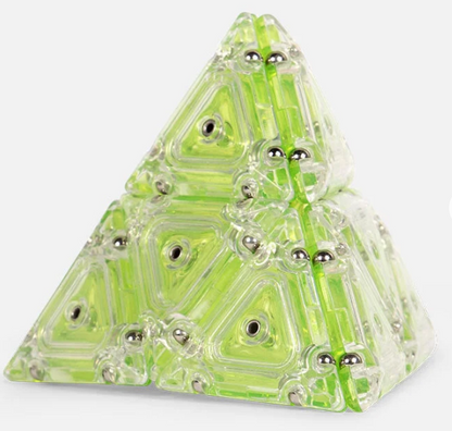 SPEKS_Geode_Pyramid_Peridot_the_happy_giraffe