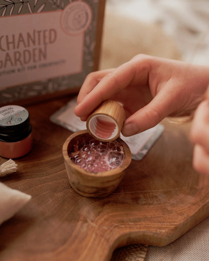 The_Little_Potion_co._MINI_Enchanted_Garden_creative_Potion_Kit_bubbling