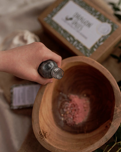 The_Little_Potion_co._Mini_Dragon_Tales_Potion_Kit_pouring