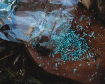 The_Little_Potion_co._Shield_Protect_me_PROTECTION_Potion_Pouch_sprinkling