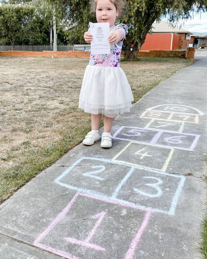 The_Play_Card_Outdoor_adventure_hop_scotch