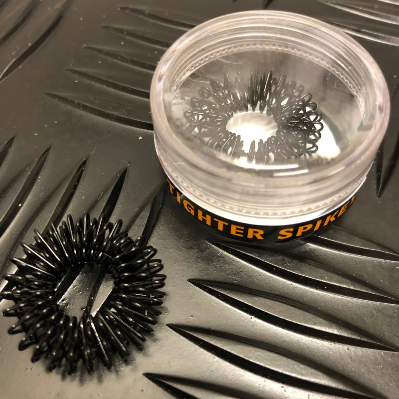 Tighter_finger_spikey_kaiko_black_container