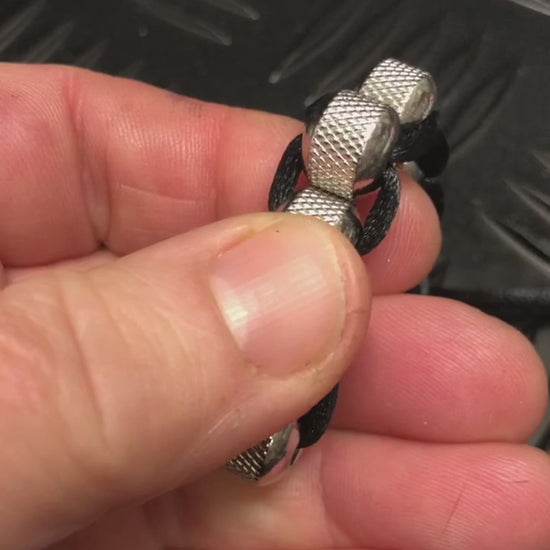 Kaiko_NECKLACE_CRUNCHY_Caterpillar_video_2