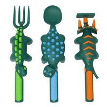 Dinosaur_cutlery_laid_straight