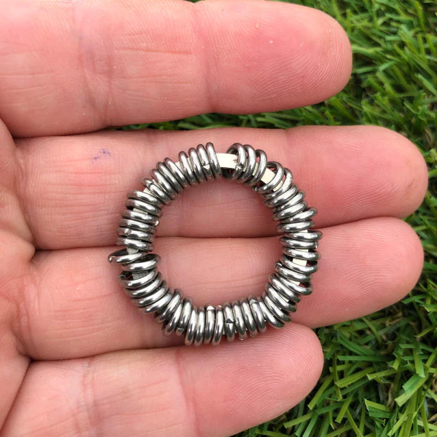 Kaiko_Milipede_hand_fidget