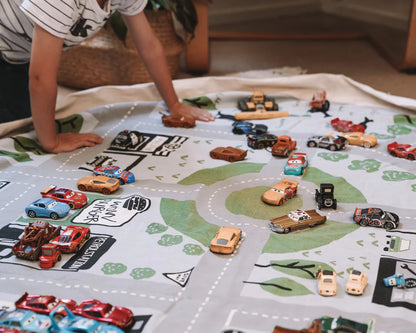 Play_pouch_Wow_Town_interactive_toy_pouch_child_playing