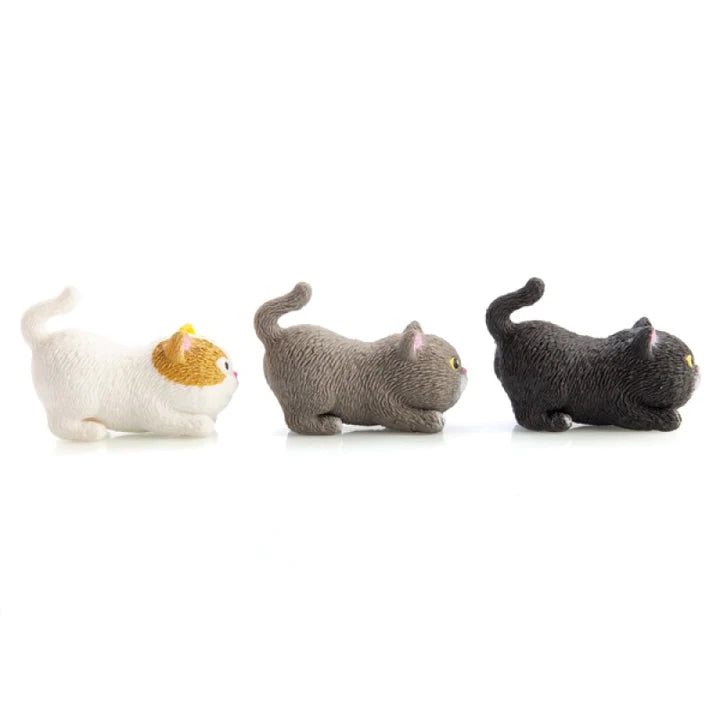 Pullie_Pal_stretchy_cat_side_view_white_black_grey