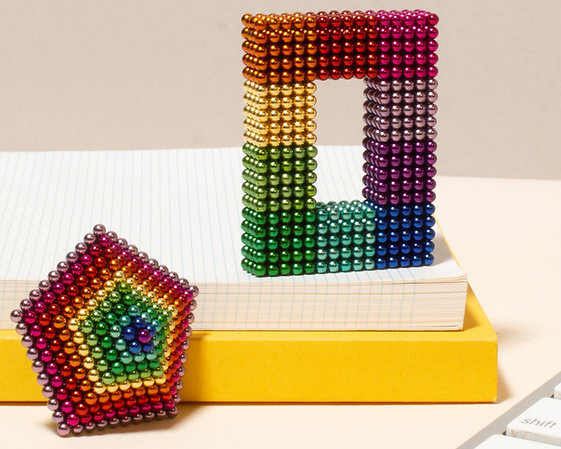 Speks_magnetic_balls_Rainbow_made_into_shapes